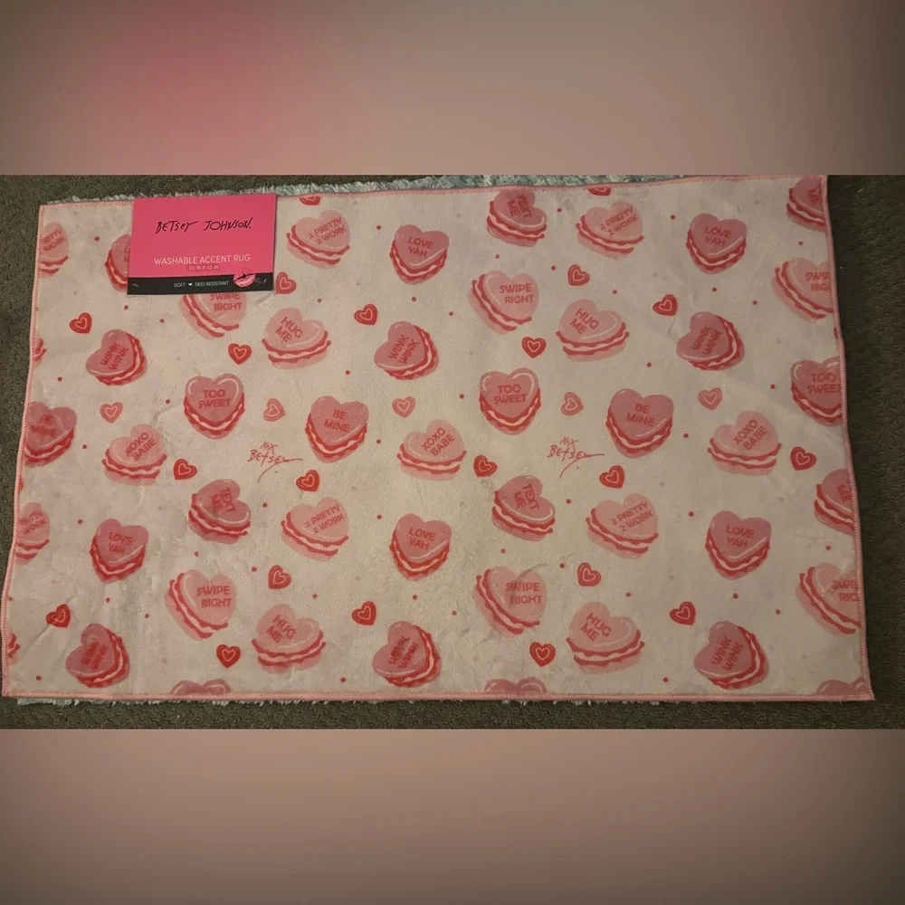 Betsey Johnson SUPER SOFT Washable Rug